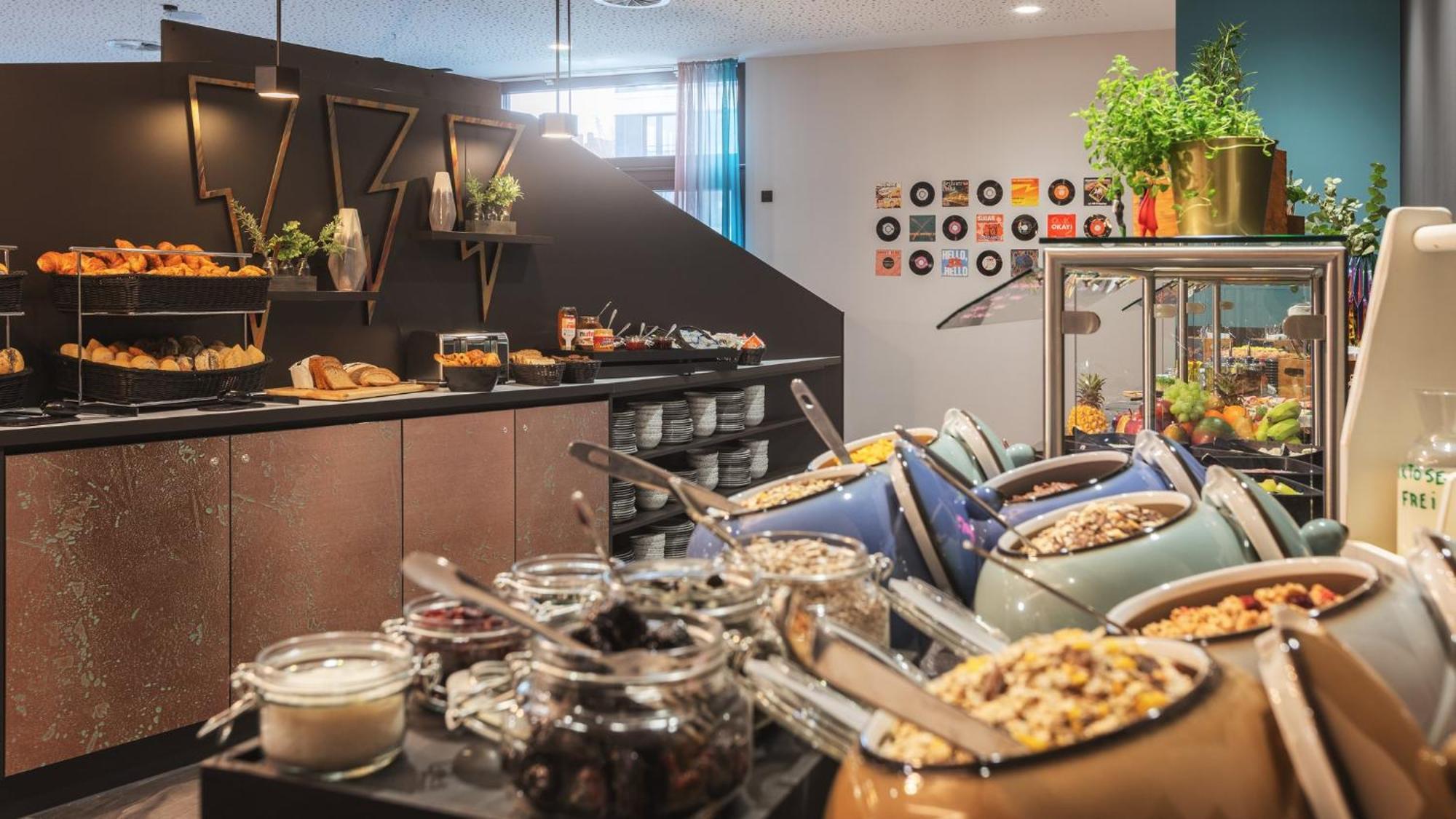 Holiday Inn - The Niu, Flash Berlin Charlottenburg By Ihg Bagian luar foto